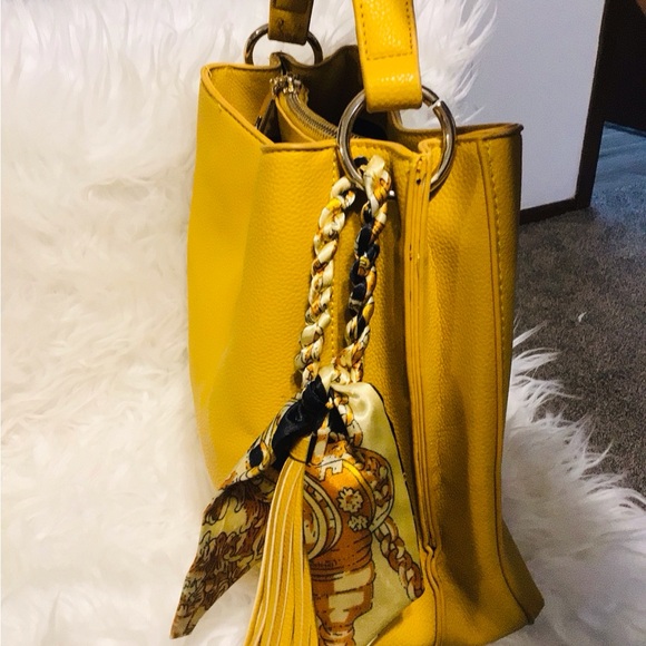 Mustard Yellow Leather Handbag - Picture 3 of 9